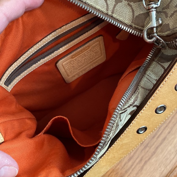 Authentic Coach Signature C Beige/brown Canvas Shoulder Bag - Picture 6 of 7